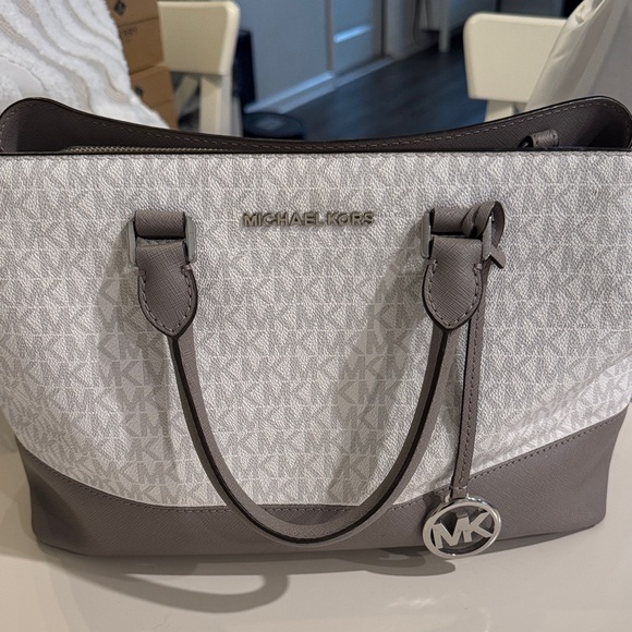 Michael Kors Handbags - Michael Kors Two-Tone Gray Tote Bag
